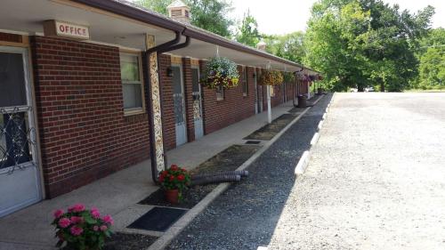 Slumberland Motel Mount Holly - photo 16