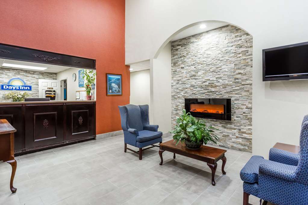 Days Inn by Wyndham Hendersonville - photo 3