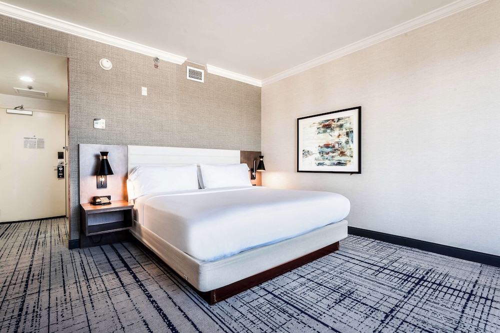 DoubleTree by Hilton South Charlotte Tyvola - photo 12