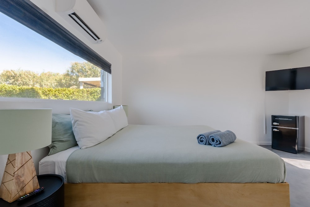 Desert Hot Springs Inn - photo 12