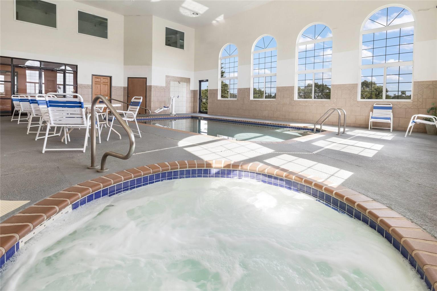 Howard Johnson Hotel & Suites by Wyndham Oacoma - photo 7