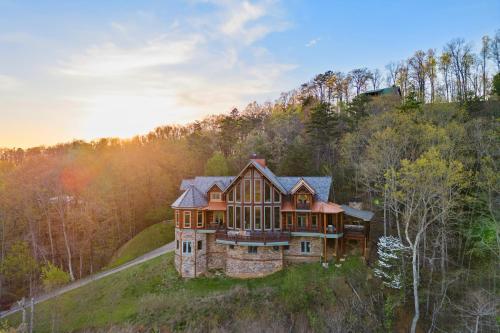 Rustic Luxury in Morganton, United States
