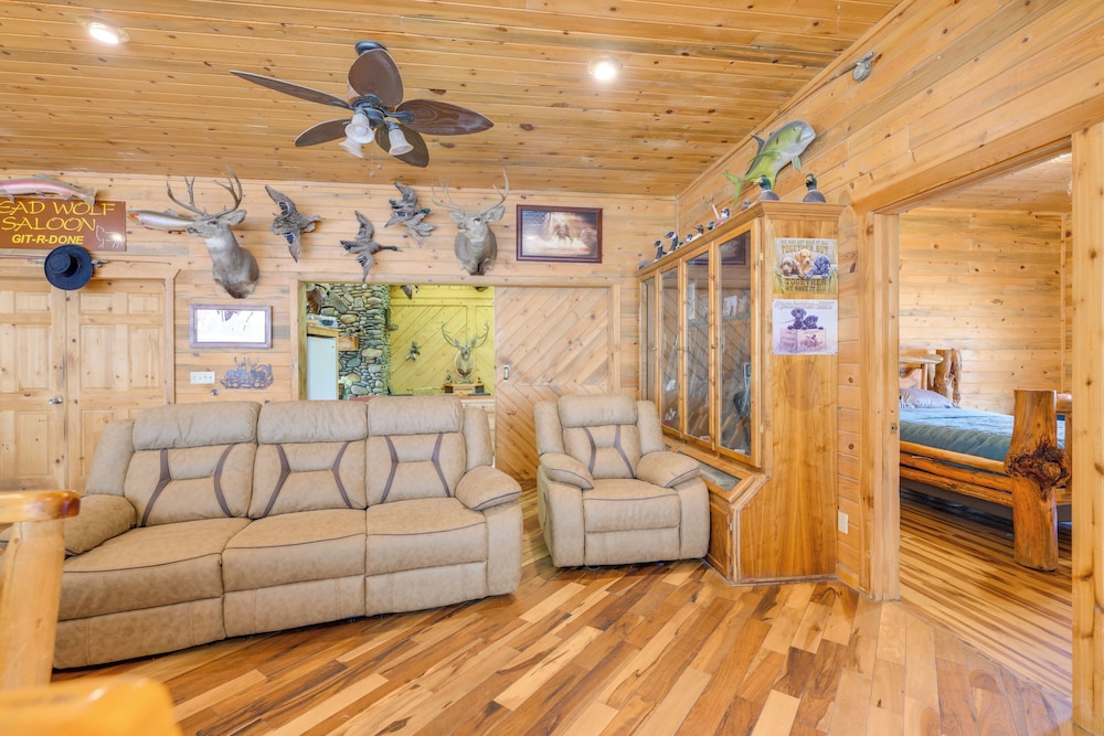 Salmon Vacation Rental w On site River Access - photo 31