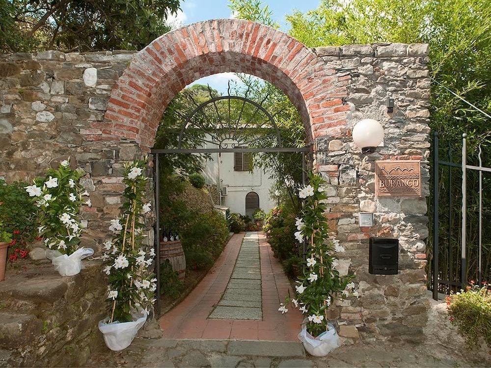 Agriturismo Buranco — 4-Star Luxury Hotel in Monterosso Al Mare, Italy