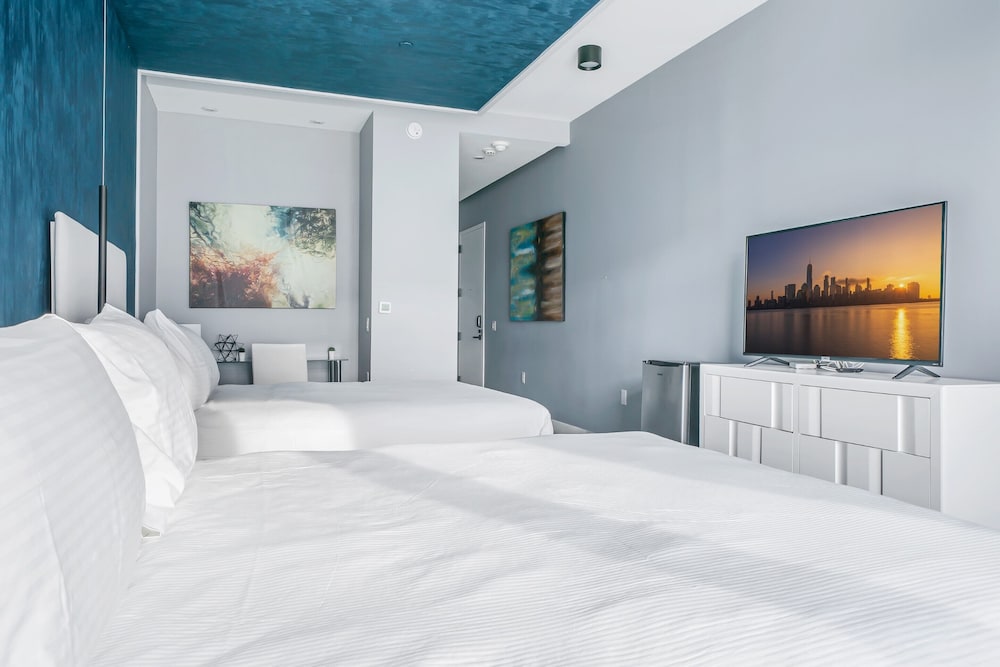 Global Luxury Suites at The Arches - photo 45