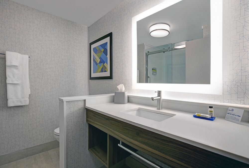 Holiday Inn Express Milwaukee Downtown by IHG - photo 18