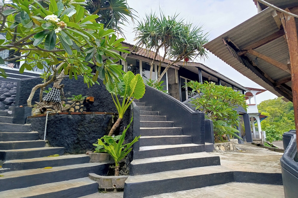 Karlie Inn in Wonosari, Indonesia