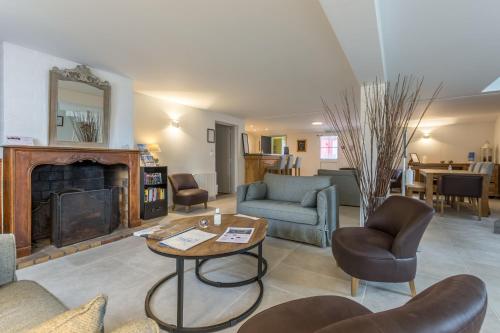 Hotel Le Clos Fleuri — Le Palais — photo 4