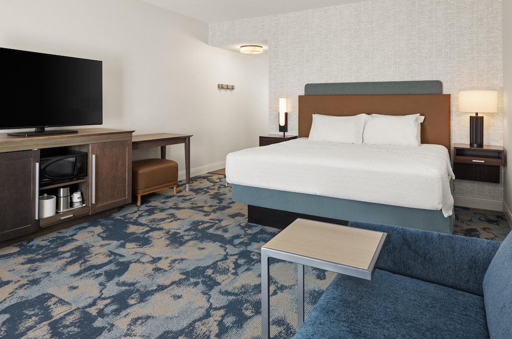 Hampton Inn Minneapolis Roseville - photo 18
