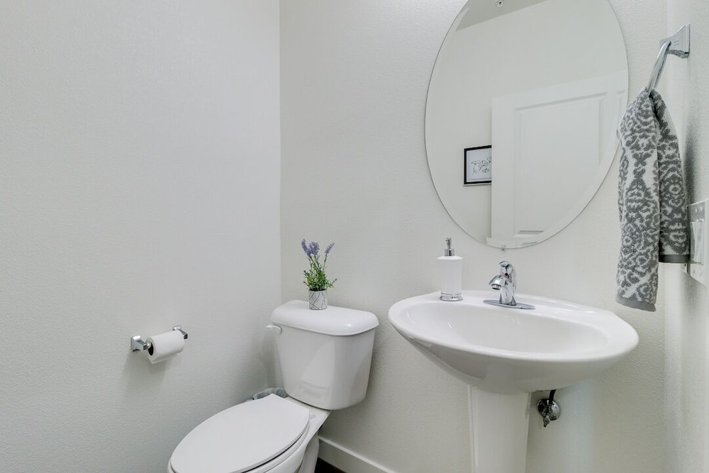 Views in Luxury Resort Condo in Chandler Amenities Galore Walk to Restaurants by RedAwning - photo 15