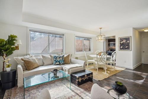 Crystal City Charm Free Parking 102 — 4-Star Luxury Hotel in Arlington, United States