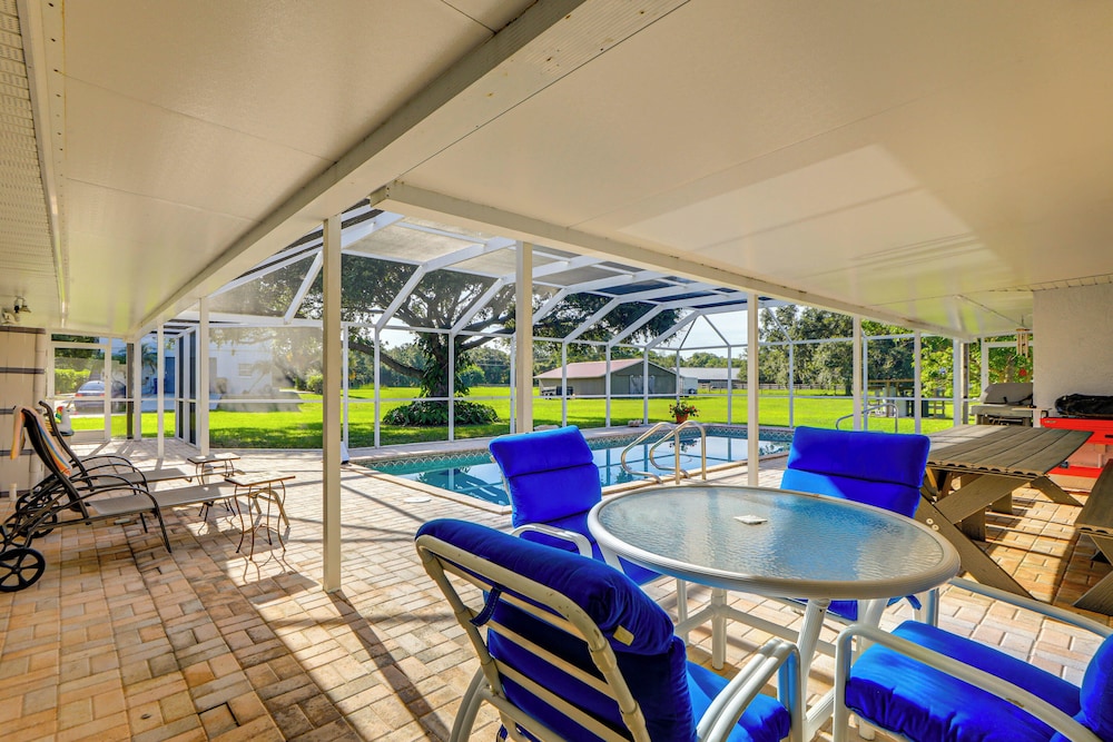 Sunny Sarasota Stay: Screened Pool Pet Friendly in Sarasota, United States