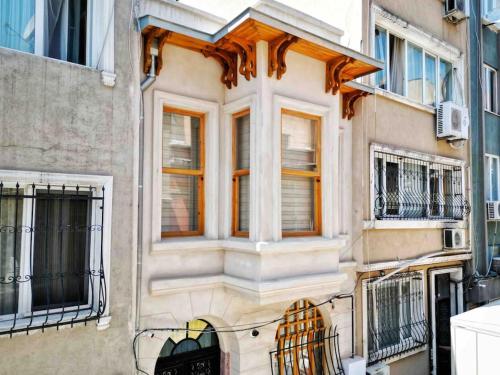 Refurbished Triplex in Taksim - last minute hotel in Istanbul