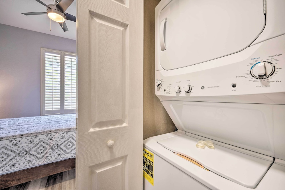 9 Mi to Disney: Sunny Resort Townhome w Patio - photo 8