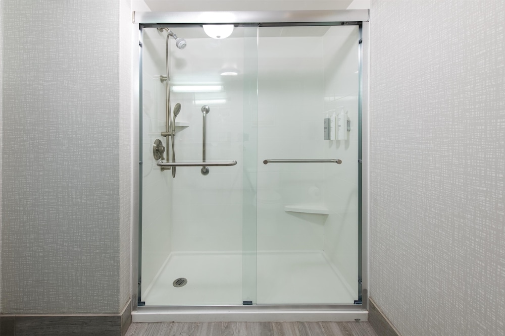 Hampton Inn Newport News Yorktown - photo 22