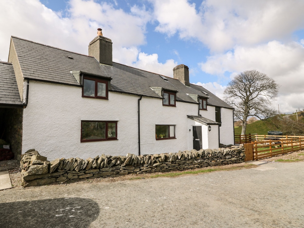 Orsedd Wen Farmhouse — 4-Star Luxury Hotel in Betws-Y-Coed, United Kingdom