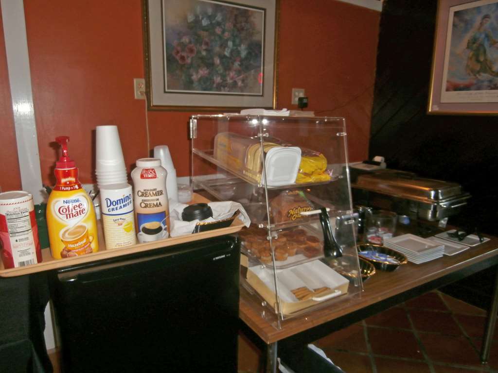 Country Hearth Inn & Suites Marietta - photo 17