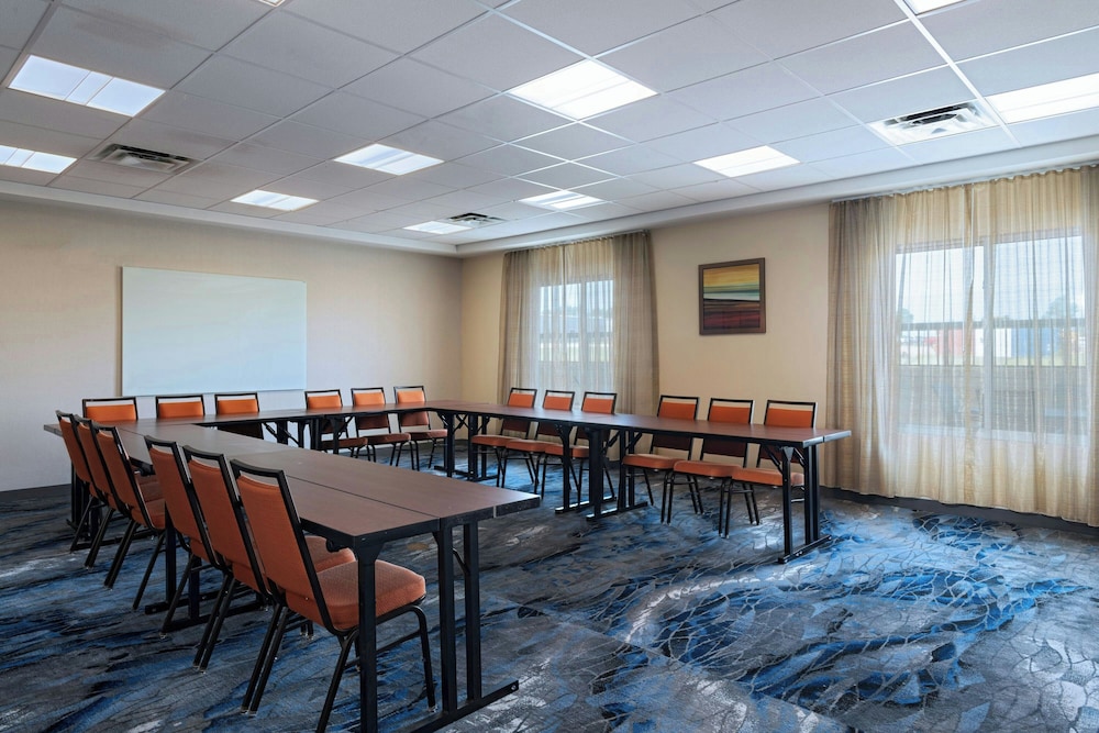 Fairfield Inn & Suites Fredericksburg - photo 42