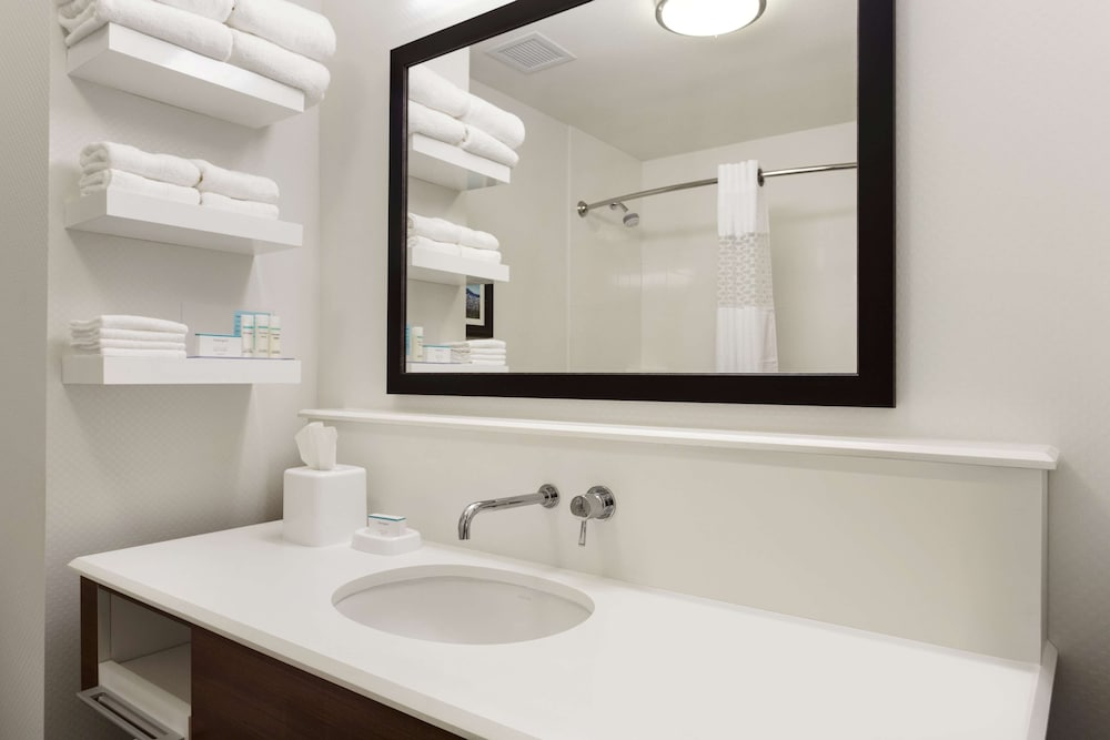 Hampton Inn Kennewick at Southridge - photo 14