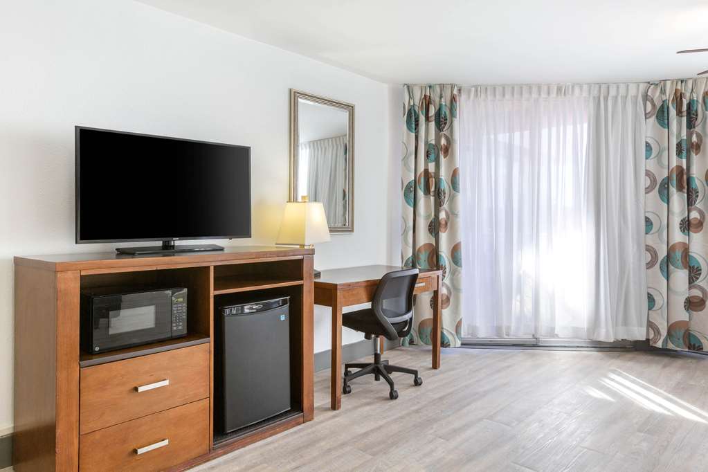 Best Western Plus El Paso Airport Hotel & Conference Center - photo 12