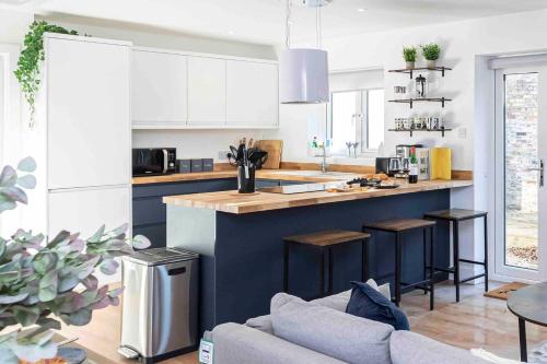 Gorgeous SeaHaze sleeps 8 new forest bikes chef — 4-Star Luxury Hotel in Everton, United Kingdom