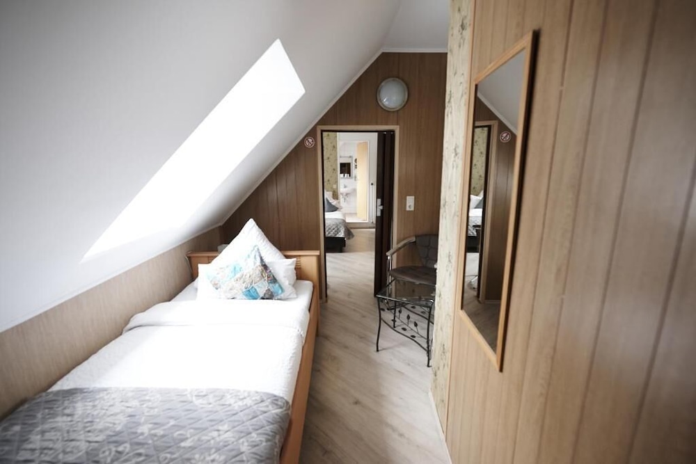 Hotel Wurster Kroog — Bremerhaven — photo 2