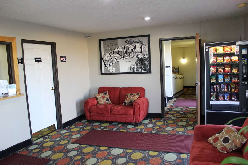 Super 8 by Wyndham Grand Rapids Wyoming - photo 4