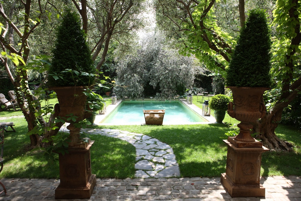 Hôtel Jardins Secrets in Nimes, France