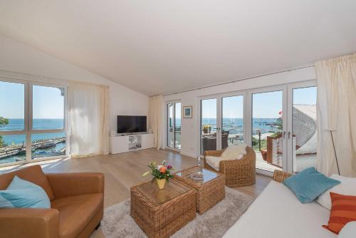 Bel Etage in der Villa Amelie am M — 4-Star Luxury Hotel in Sassnitz, Germany