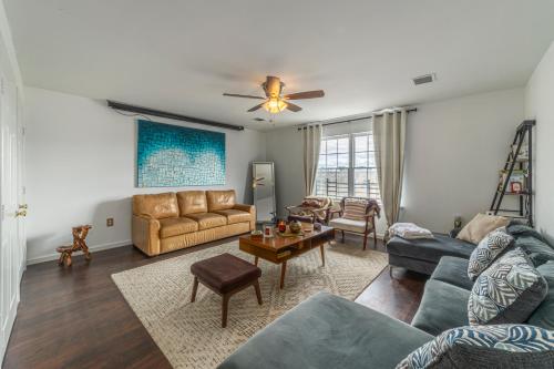 Huge 3BR Urban Gem just 3 miles to NYC plus Free Parking — 4-Star Luxury Hotel in Jersey City, United States