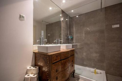 Lisbon Heart Apartments Blue Apartment by LovelyStay — 4-Star Luxury Hotel in Lisbon, Portugal