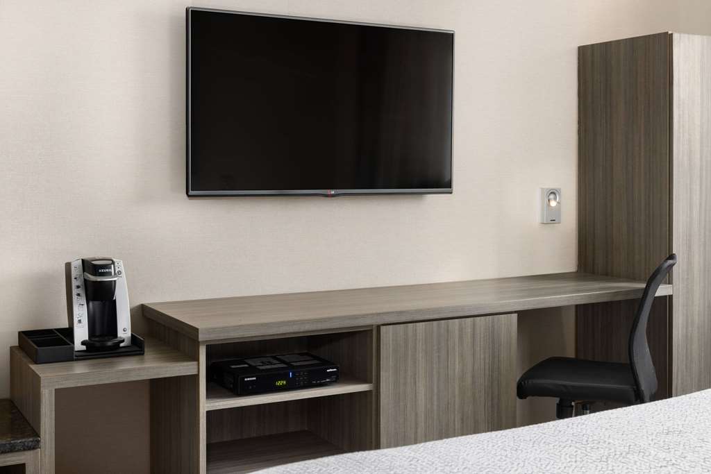 Ramada by Wyndham Bronx - photo 14