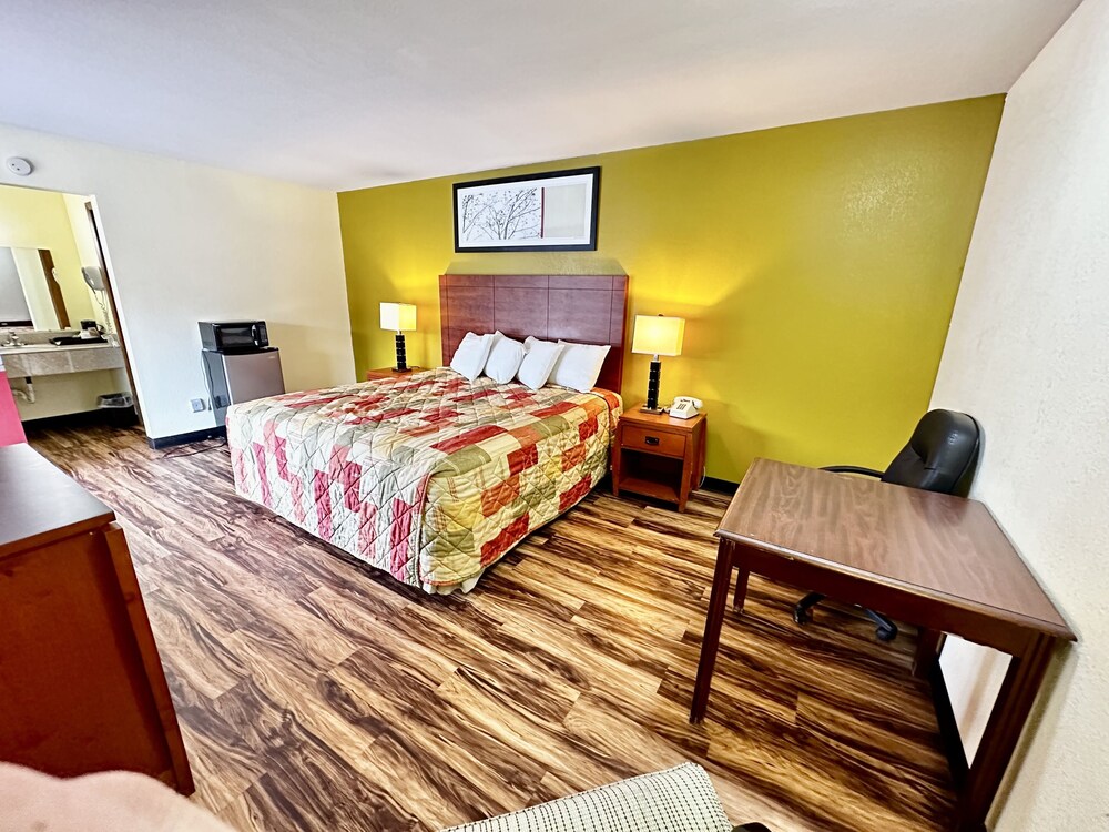 Regency Inn lola Kansas - photo 7