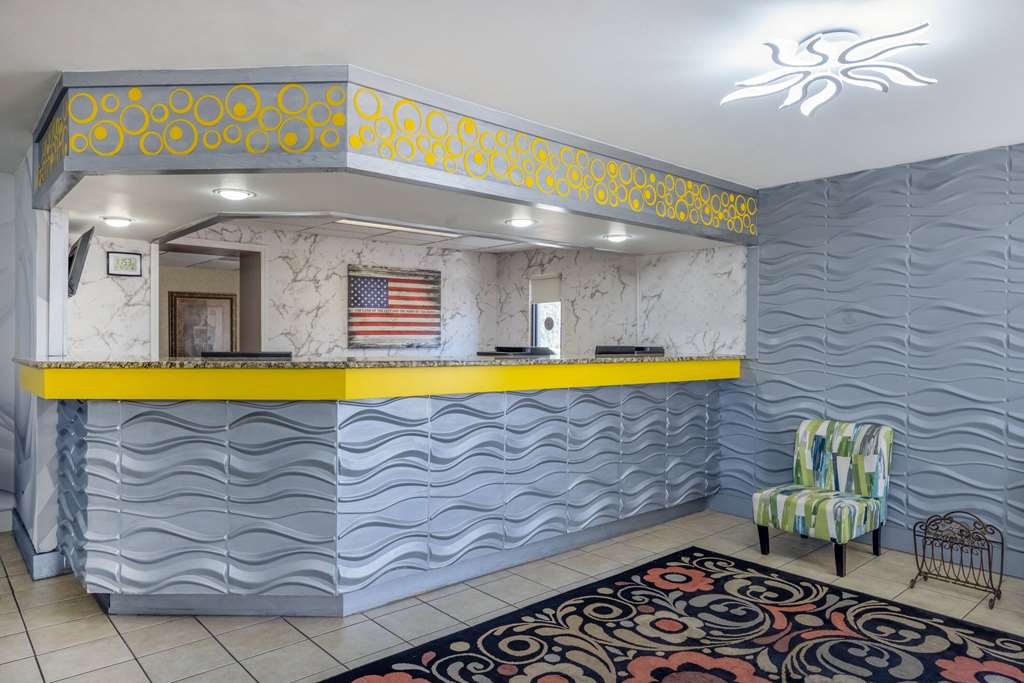 Days Inn & Suites by Wyndham Fort Bragg Cross Creek Mall - photo 8
