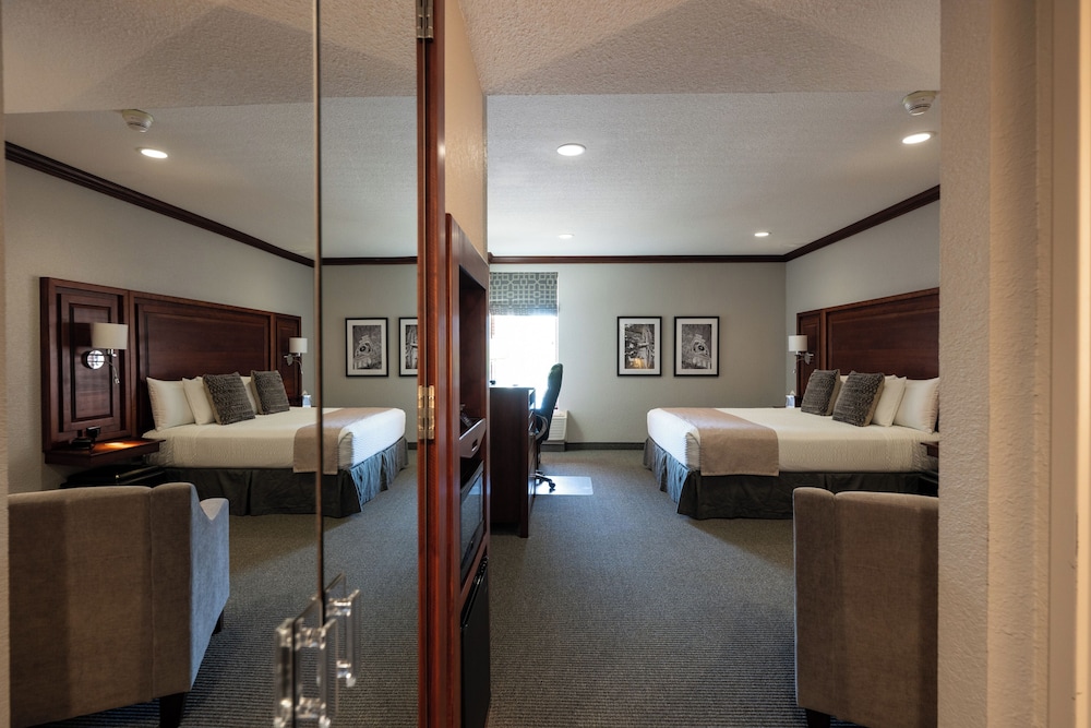 Hillsdale College Dow Hotel and Conference Center - photo 14
