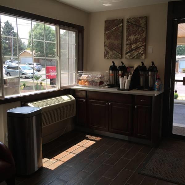 Red Roof Inn Portland - photo 12