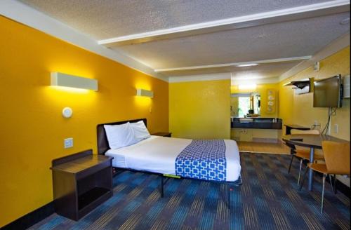 Kings Inn Michigan - photo 2