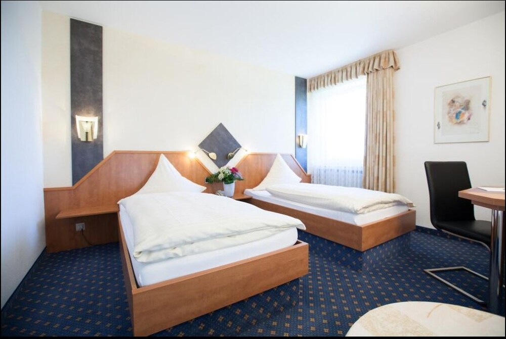 Hotel Alt Riemsloh — Melle — photo 5