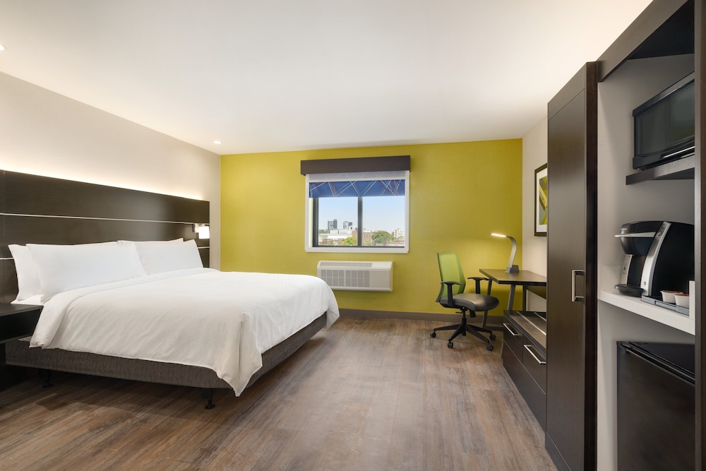 Holiday Inn Express Jamaica JFK AirTrain NYC by IHG - photo 15