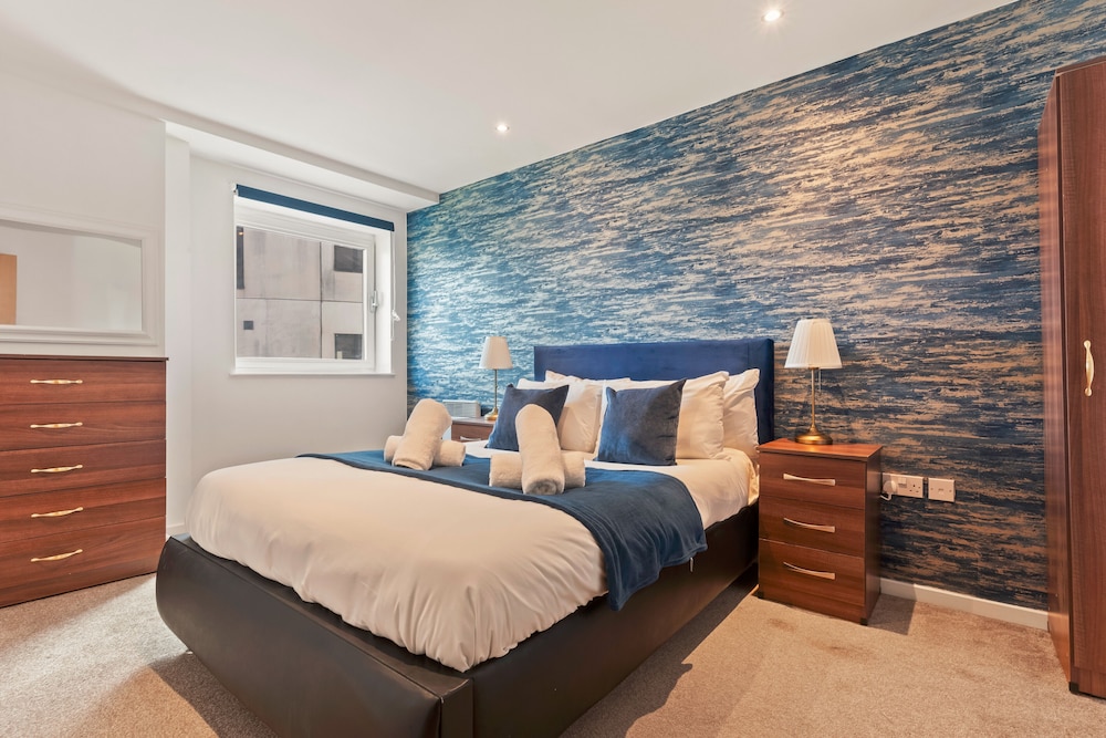 Sapphire Suite CityCentre Luxury FreeParking — 4-Star Luxury Hotel in Birmingham, United Kingdom