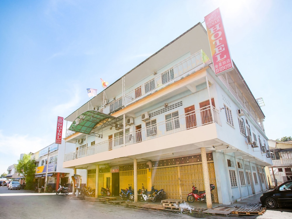 Spot On 89626 Hotel Dinar in Sungai Besar, Malaysia
