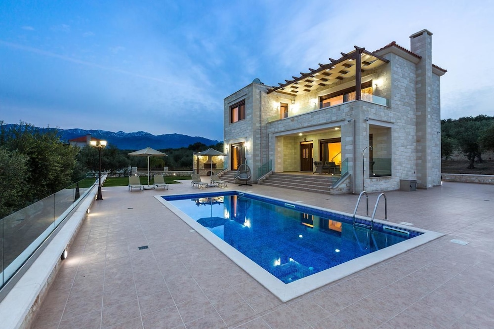 Rodi Luxury Stone Villa — 4-Star Luxury Hotel in Kalyves, Greece