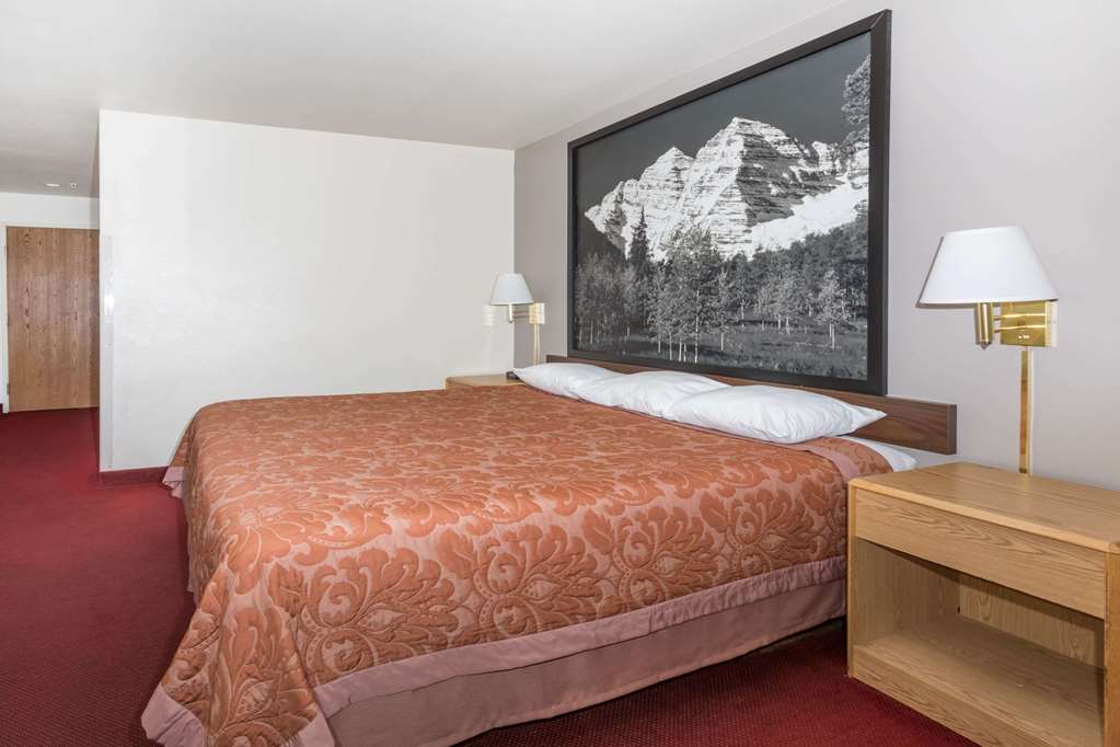 Super 8 by Wyndham Fruita - photo 9