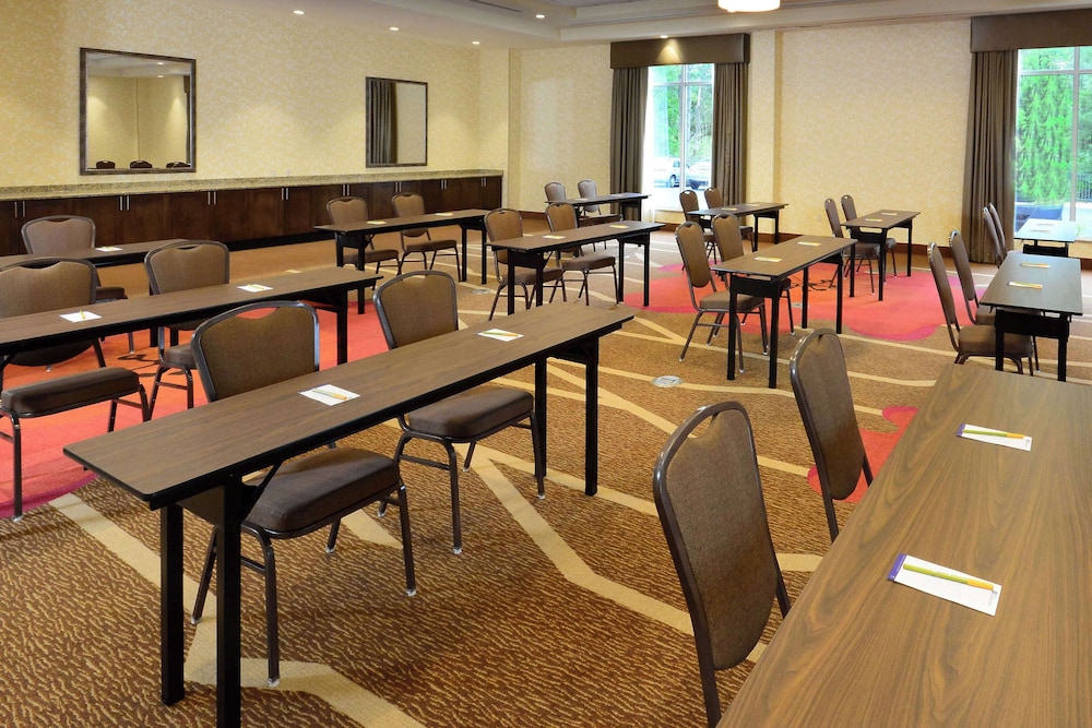Hilton Garden Inn Greensboro Airport - photo 59