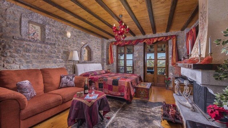 Vip Suite 4 Seasons — 4-Star Luxury Hotel in Arachova, Greece
