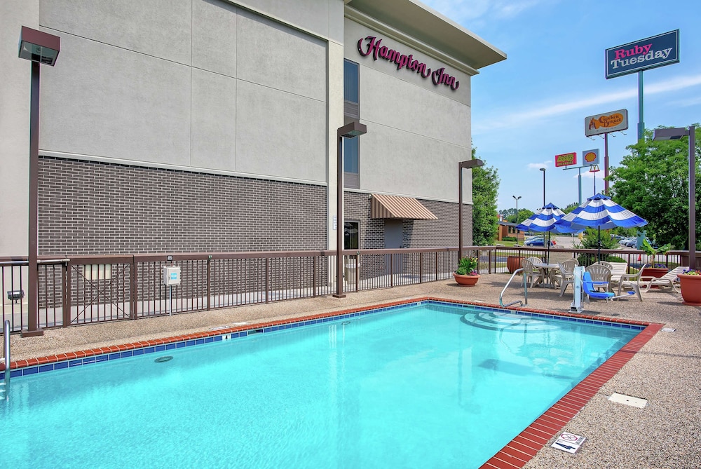 Hampton Inn Cullman - photo 23