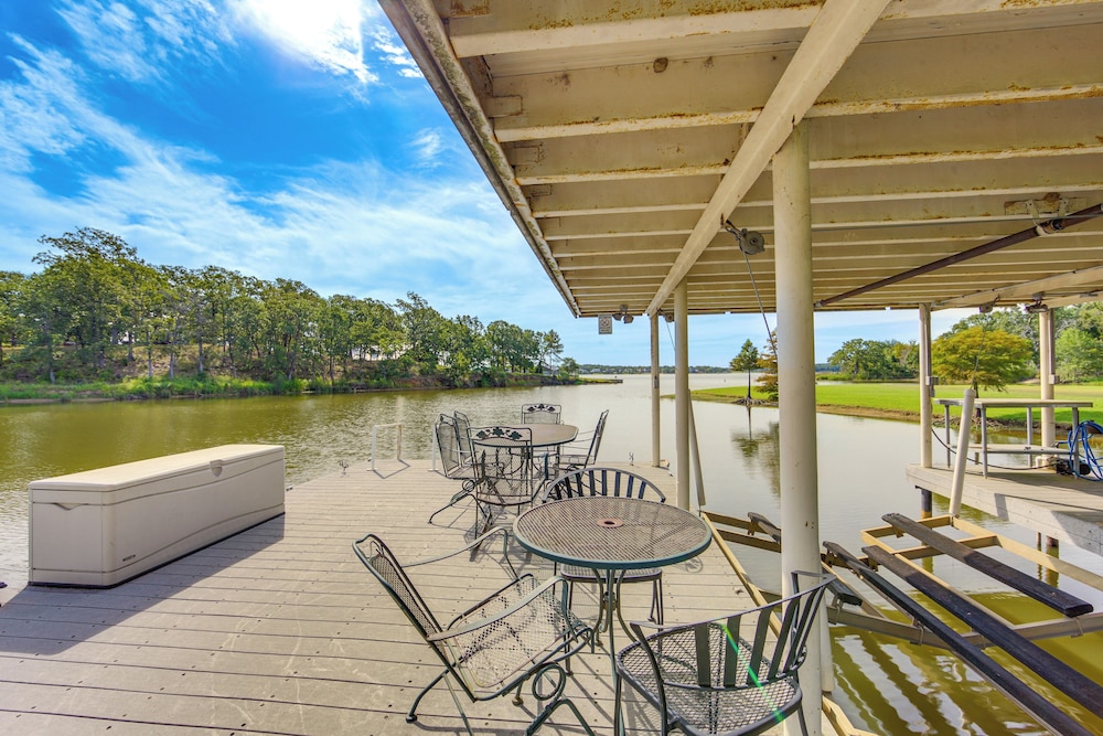 Rhodes Retreat w Dock on Cedar Creek Lake — Malakoff — photo 2