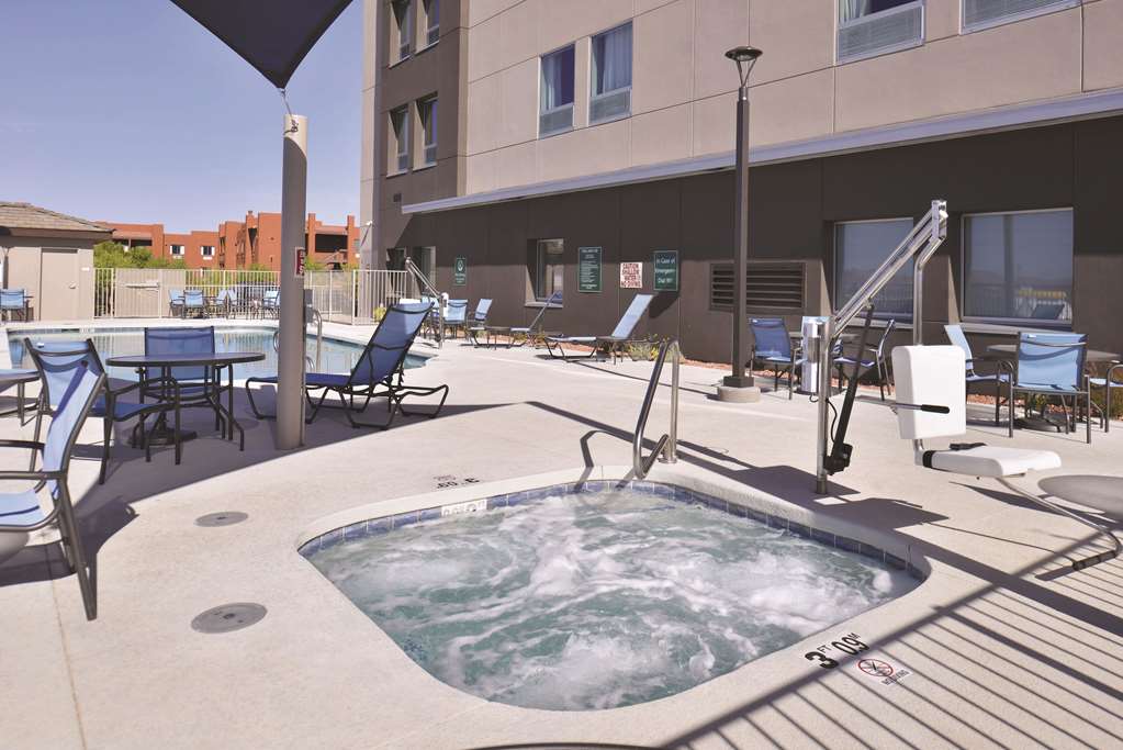 La Quinta Inn & Suites by Wyndham Page at Lake Powell - photo 17