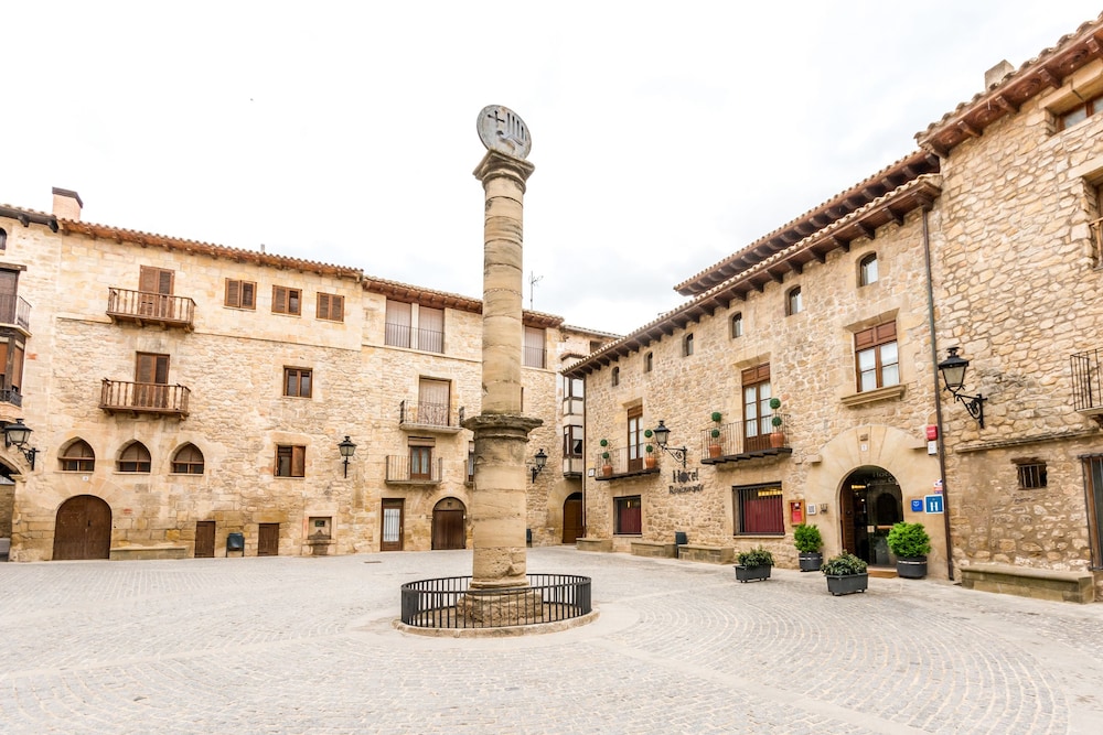 Hotel Villa de Cretas in Salou, Spain