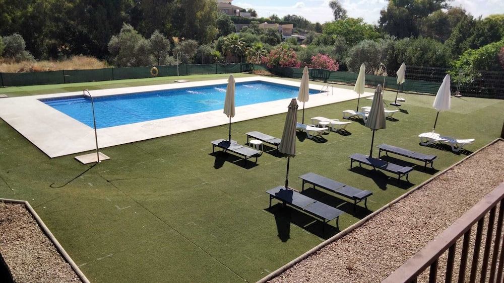 Apartamentos Turísticos La Castilleja — 4-Star Luxury Hotel in Cordoba, Spain